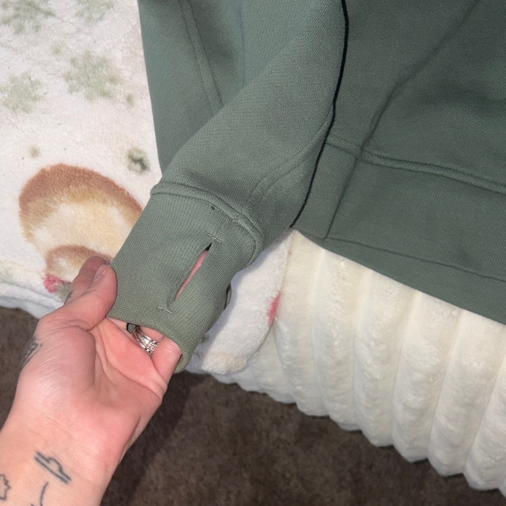 Lululemon Green Sweatshirt - Picture 2 of 6